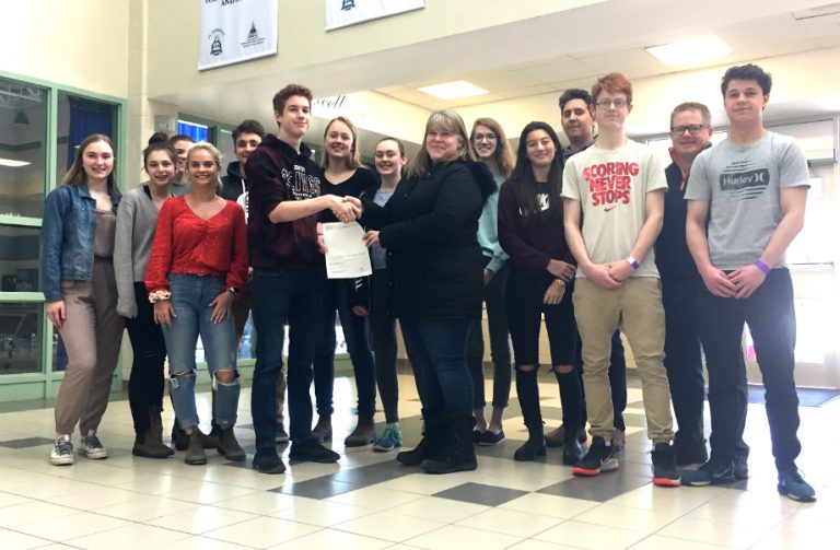 St. Dom’s students donate $500 to dress casually