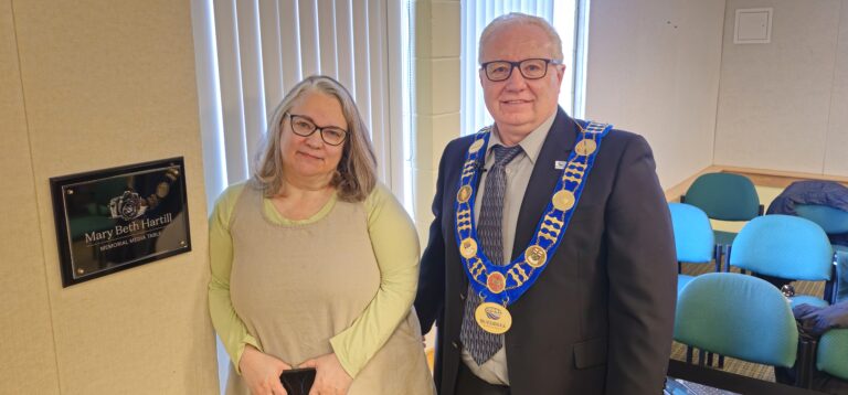 ‘Wonderful journalist’ honoured by Bracebridge with memorial media table