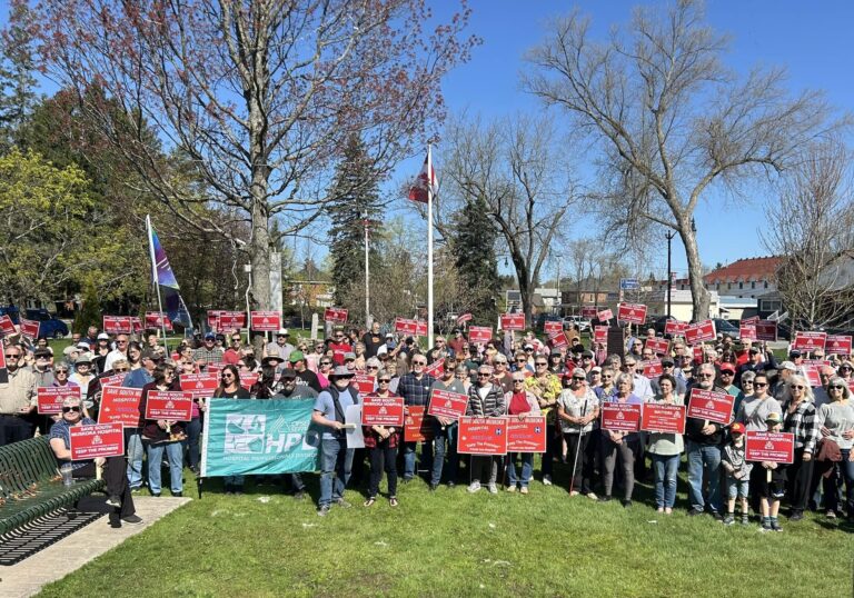 Rally in Bracebridge aims to support area’s doctors